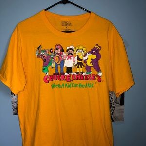 zumiez retro chuck e. cheese’s t-shirt 🧀